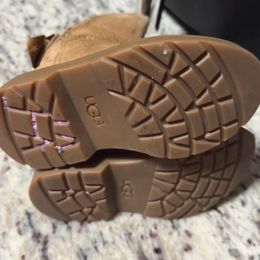 UGG‎ Toddler Tan Boots with Durable Sole Sz 7